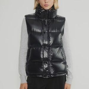 Columbia Women’s Black Down Puffer Vest Size Large Lightweight Zip Outdoor